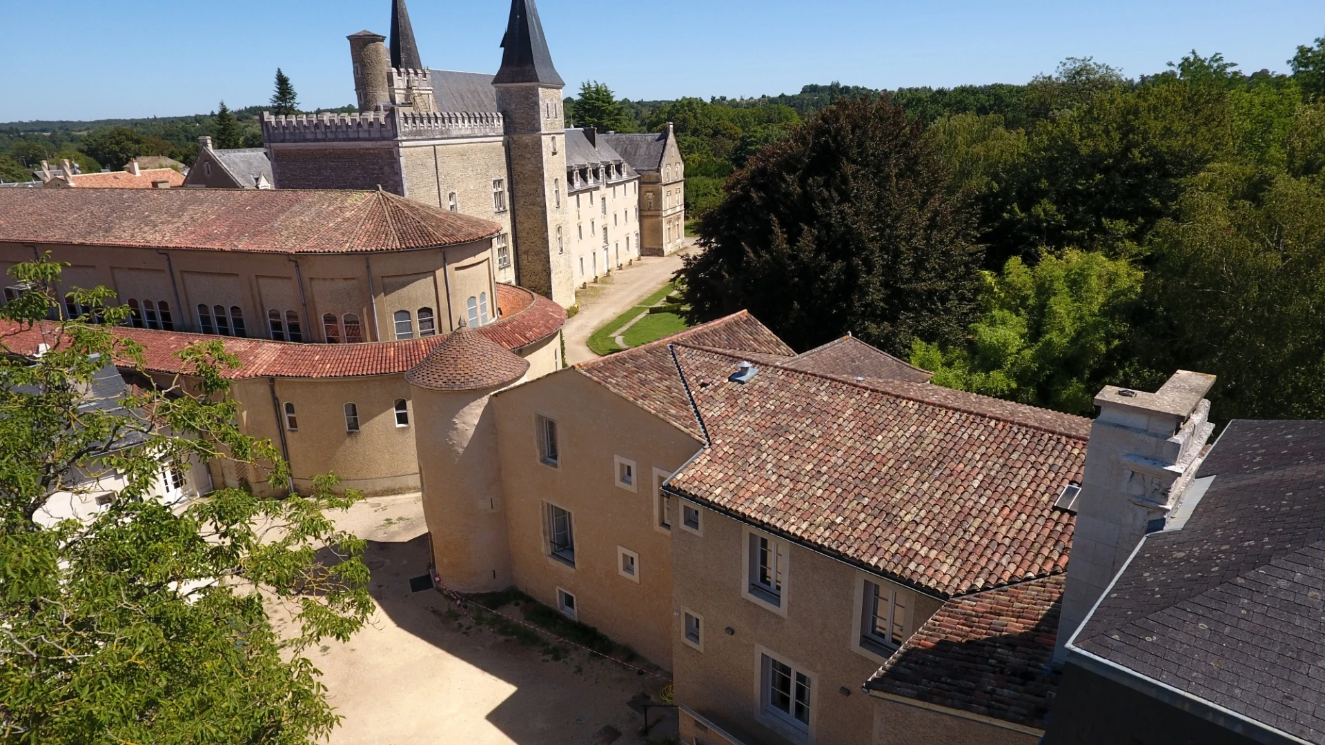 ZEARO – 9 abbaye ligugé